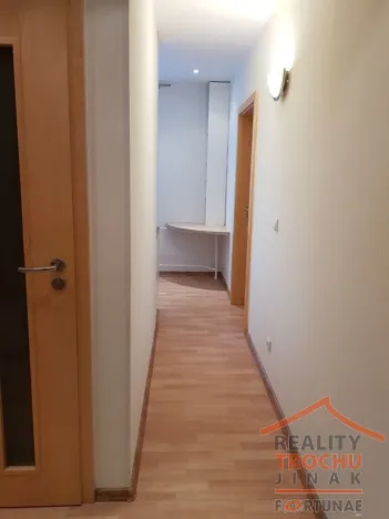 Pronájem bytu 2+1, Hradec Králové, Pod Zámečkem, 55 m2