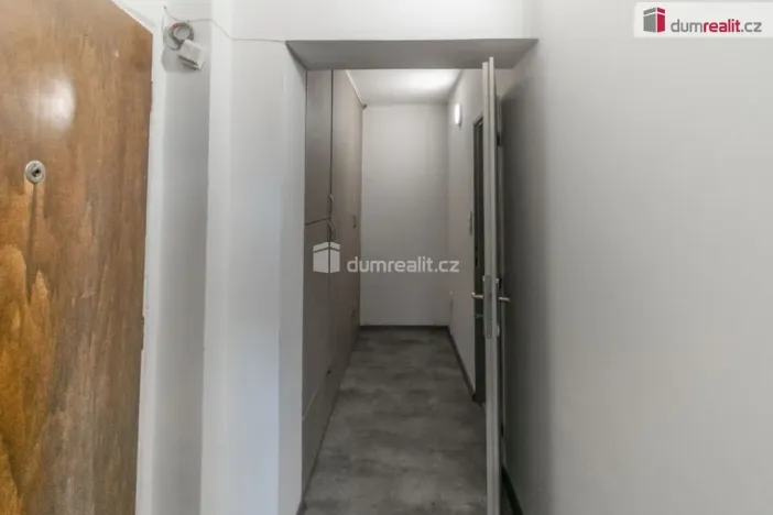 Pronájem bytu 1+kk, Lovosice, Husova, 22 m2