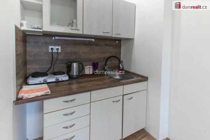 Pronájem bytu 1+kk, Lovosice, Husova, 22 m2