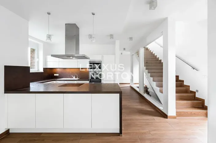 Pronájem rodinného domu, Praha - Břevnov, Falcká, 500 m2
