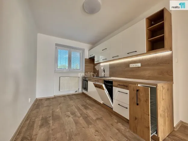 Pronájem bytu 2+1, Nový Bor, Sklářská, 52 m2