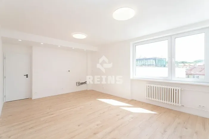 Prodej bytu 4+kk, Praha - Smíchov, U dvou srpů, 64 m2