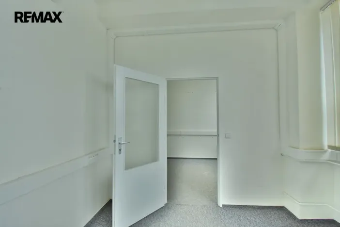 Pronájem kanceláře, Hradec Králové - Slezské Předměstí, Bratří Štefanů, 35 m2
