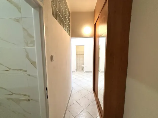 Pronájem bytu 1+1, Hulín, nám. Míru, 45 m2