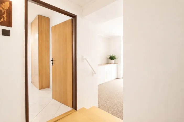 Pronájem bytu 1+1, Hulín, nám. Míru, 45 m2