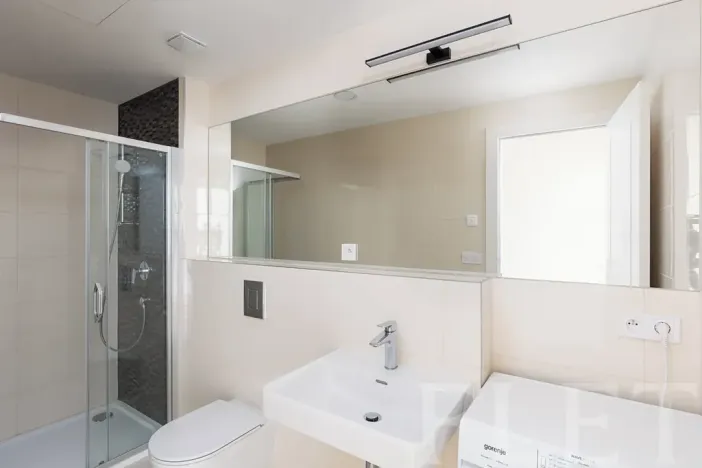 Pronájem bytu 1+kk, Praha - Bubeneč, Ovenecká, 33 m2