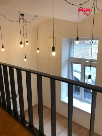 Pronájem atypického bytu, Hradec Králové - Kukleny, Pražská třída, 30 m2