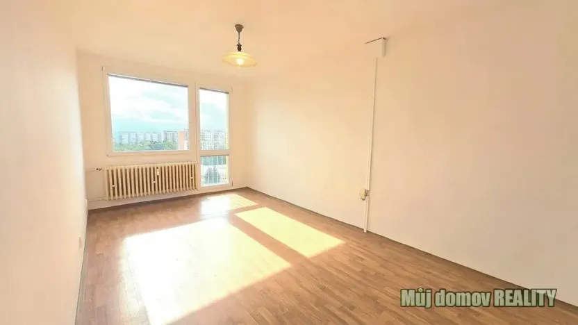 Pronájem bytu 3+1, Praha - Kobylisy, Famfulíkova, 68 m2