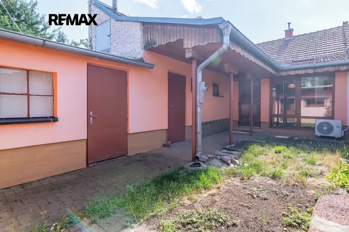 Prodej rodinného domu, Břeclav, náměstí Petra Bezruče, 70 m2