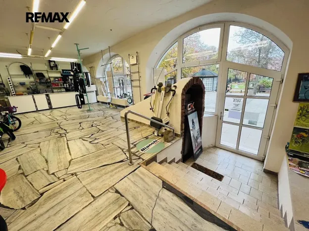 Pronájem obchodního prostoru, Břeclav, Libušina, 55 m2