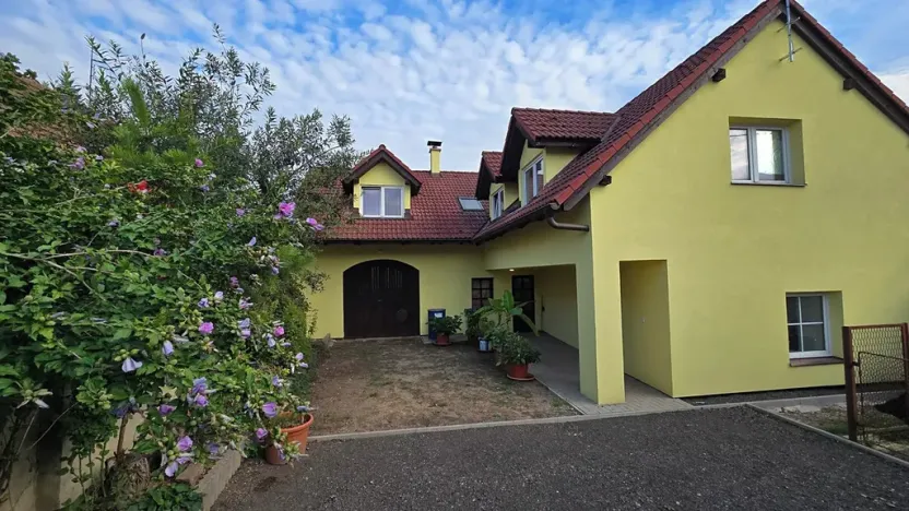 Prodej rodinného domu, Zlonín, Hlavní, 235 m2