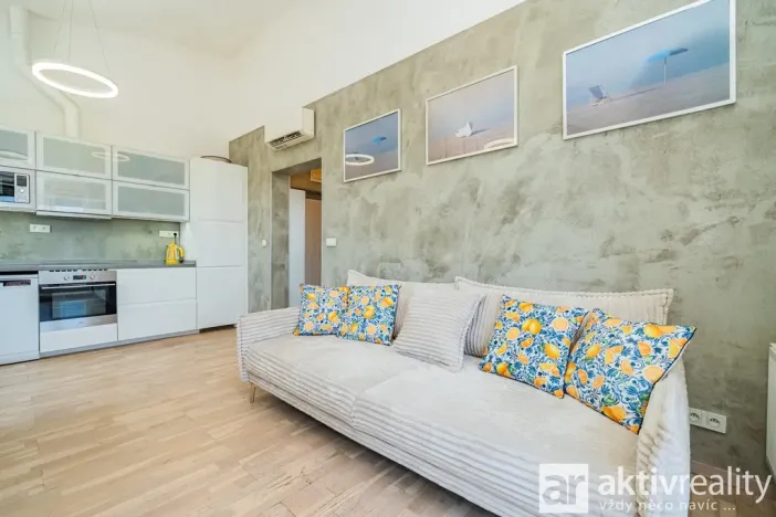 Prodej bytu 2+kk, Praha, Pastevců, 54 m2