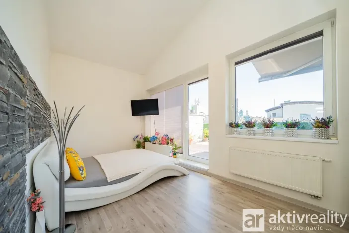Prodej bytu 2+kk, Praha, Pastevců, 54 m2