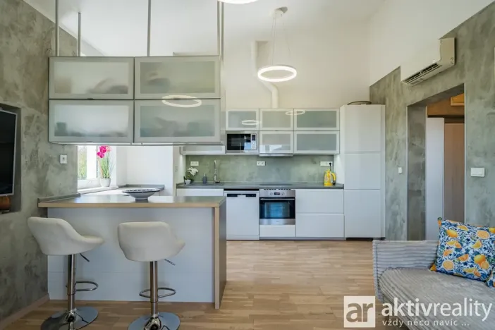 Prodej bytu 2+kk, Praha, Pastevců, 54 m2