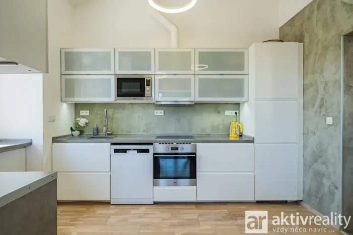 Prodej bytu 2+kk, Praha, Pastevců, 54 m2