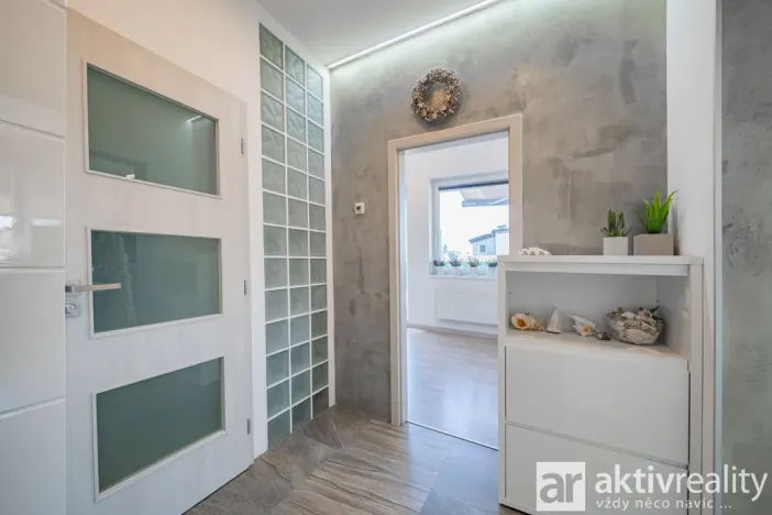 Prodej bytu 2+kk, Praha, Pastevců, 54 m2