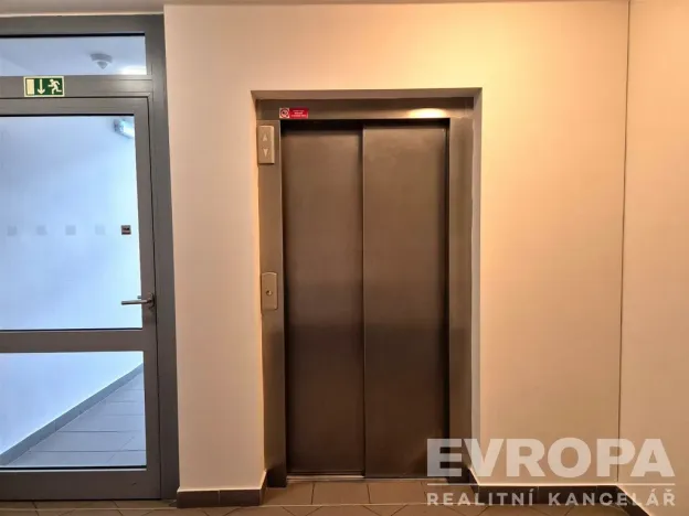 Prodej bytu 1+kk, Praha - Řeporyje, Kakosova, 36 m2