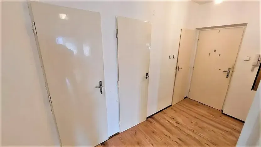 Prodej bytu 2+1, Praha, Ke kladivům, 62 m2