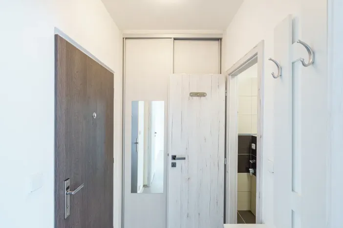 Prodej bytu 1+kk, Praha - Prosek, Veltruská, 33 m2