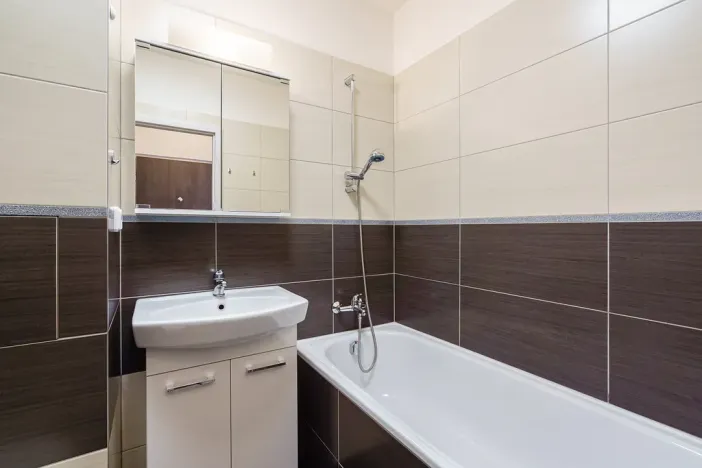 Prodej bytu 1+kk, Praha - Prosek, Veltruská, 33 m2