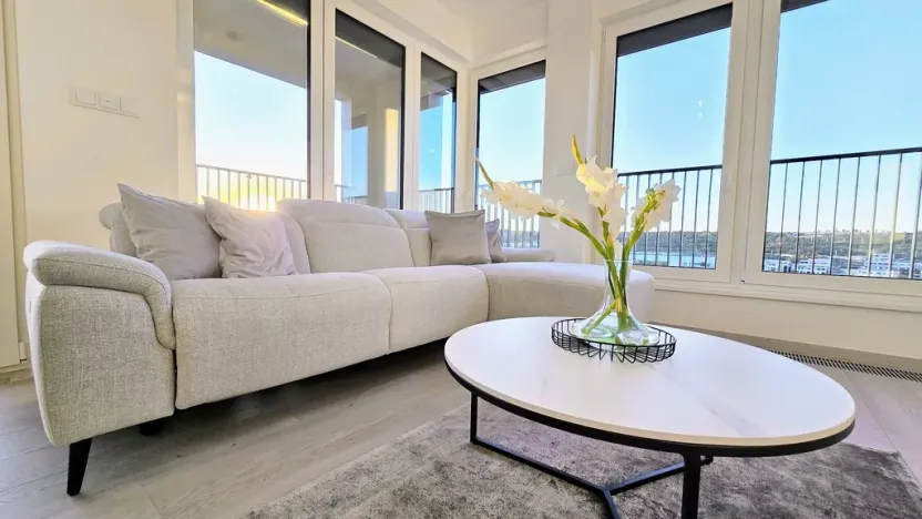 Pronájem bytu 2+kk, Praha - Hloubětín, Poděbradská, 67 m2