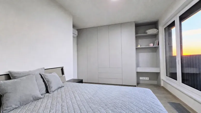Pronájem bytu 2+kk, Praha - Hloubětín, Poděbradská, 67 m2