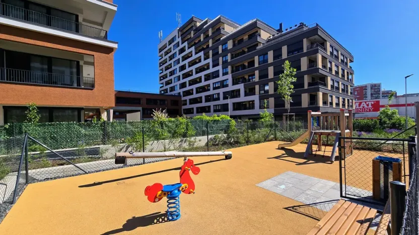 Pronájem bytu 2+kk, Praha - Hloubětín, Poděbradská, 67 m2