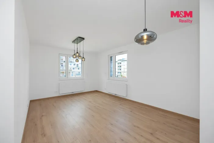 Pronájem bytu 3+kk, Pardubice, U Sportovní školy, 82 m2