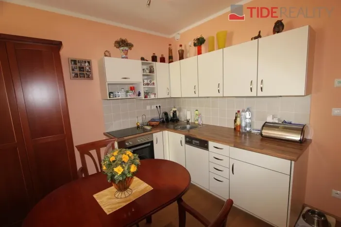 Pronájem bytu 2+kk, Praha - Uhříněves, V bytovkách, 60 m2