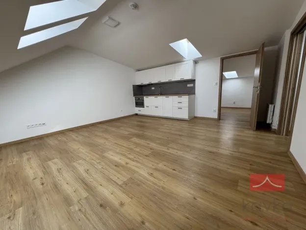 Pronájem bytu 2+kk, Humpolec, Dolní náměstí, 61 m2