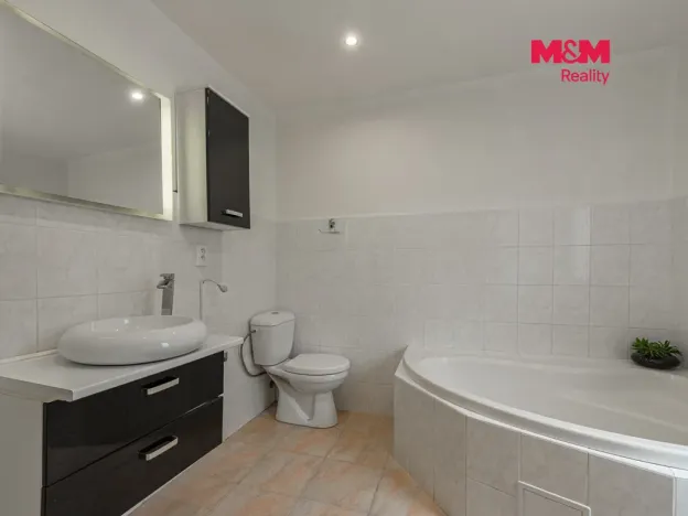 Prodej chaty, Nespeky, Ve Strži, 102 m2