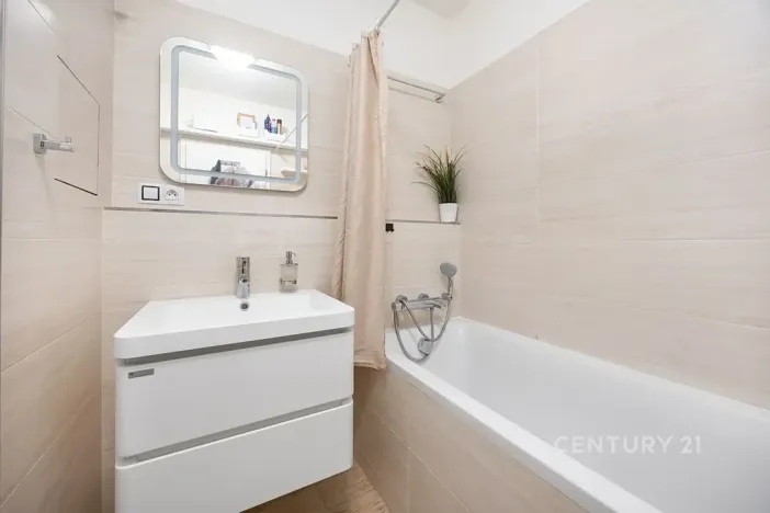 Pronájem bytu 2+kk, Praha - Hrdlořezy, Učňovská, 51 m2