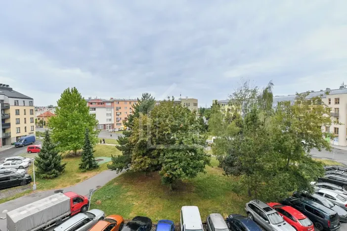Prodej atypického bytu, Praha - Suchdol, Suchdolské náměstí, 23 m2