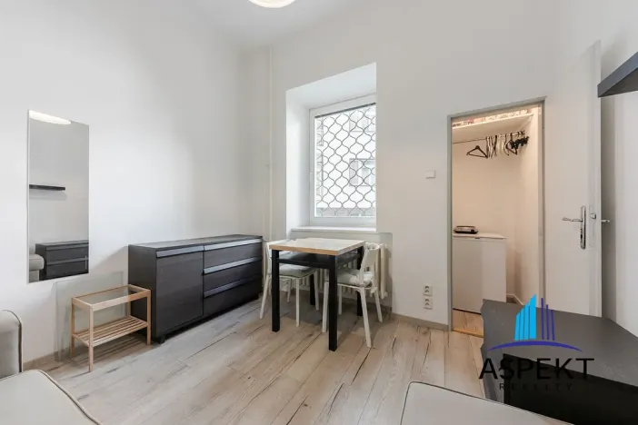 Pronájem bytu, Praha - Vinohrady, Londýnská, 17 m2