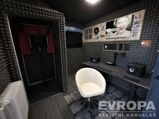 Prodej rodinného domu, Chodová Planá, Sadová, 180 m2
