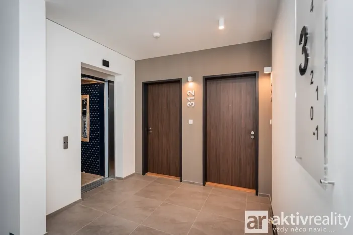 Pronájem bytu 4+kk, Praha - Ruzyně, Stočesova, 106 m2