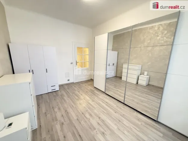Pronájem bytu 2+kk, Praha - Holešovice, Stupkova, 43 m2
