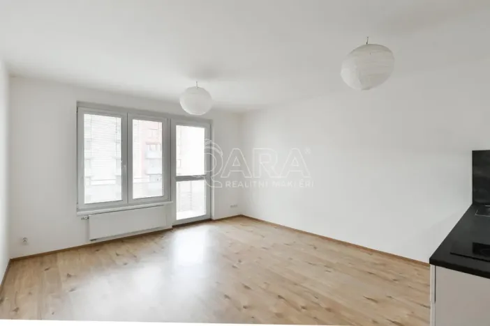Pronájem bytu 1+kk, Praha - Čakovice, Tryskovická, 33 m2