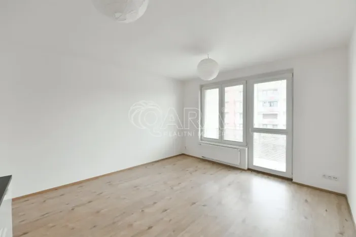Pronájem bytu 1+kk, Praha - Čakovice, Tryskovická, 33 m2