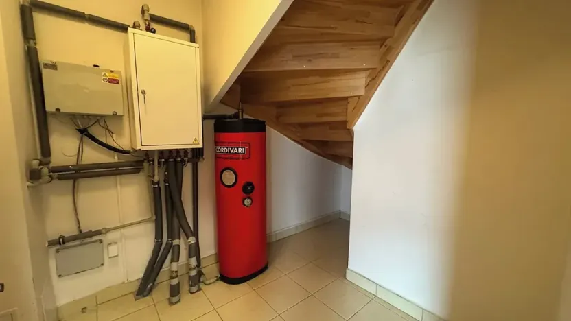 Pronájem rodinného domu, Praha - Řeporyje, Dělená, 170 m2