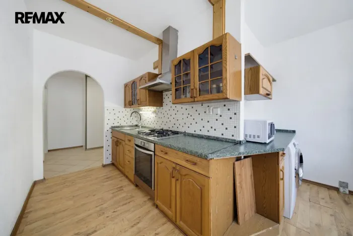 Prodej bytu 2+1, Karlovy Vary - Rybáře, Plešivecká, 64 m2