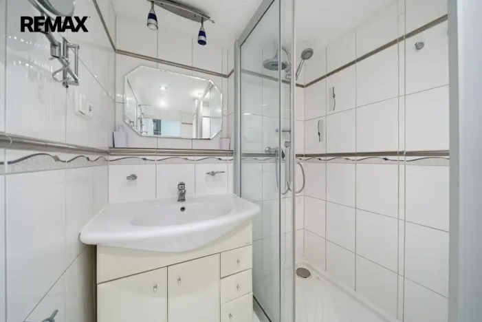 Prodej bytu 2+1, Karlovy Vary - Rybáře, Plešivecká, 64 m2