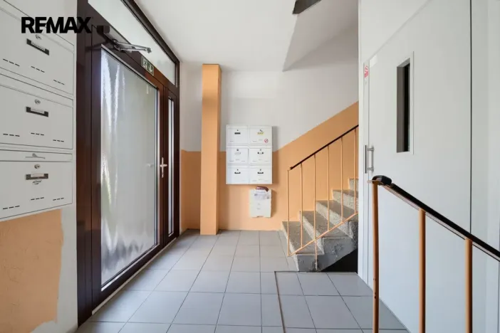 Prodej bytu 2+1, Karlovy Vary - Rybáře, Plešivecká, 64 m2