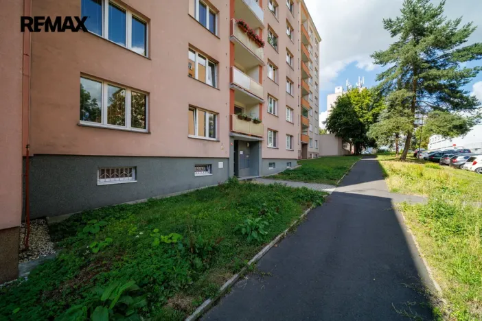 Prodej bytu 2+1, Karlovy Vary - Rybáře, Plešivecká, 64 m2