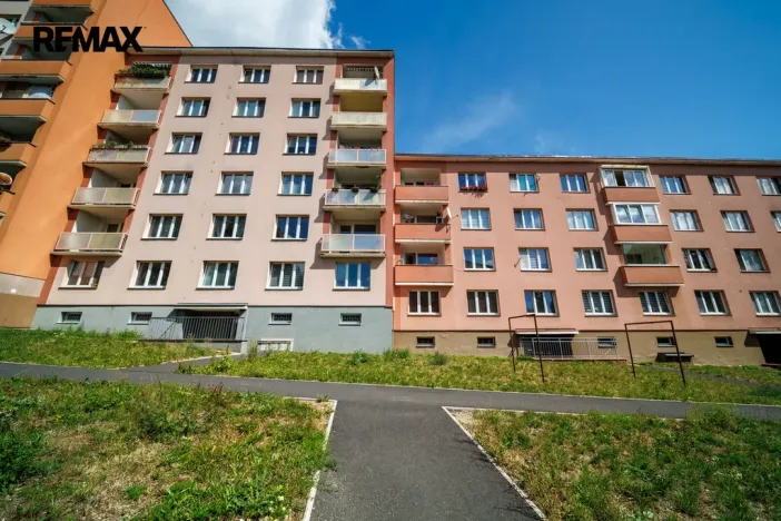 Prodej bytu 2+1, Karlovy Vary - Rybáře, Plešivecká, 64 m2