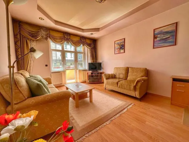 Pronájem bytu 3+1, Karlovy Vary, Bulharská, 90 m2