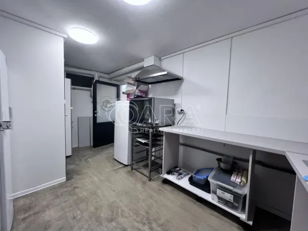 Pronájem obchodního prostoru, Karlštejn, 37 m2