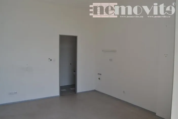 Prodej kanceláře, Jesenice, Nákupní, 80 m2