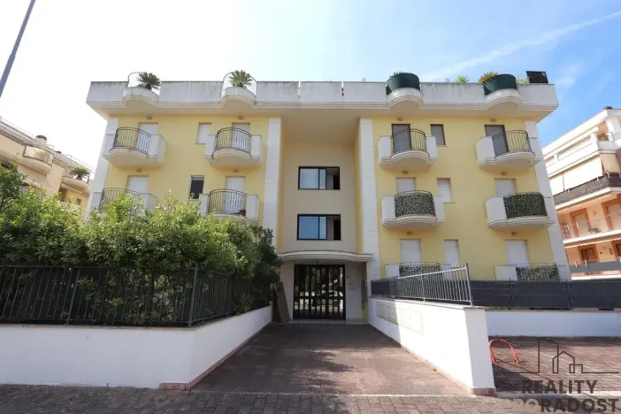 Prodej bytu 3+1, Villa Rosa,, 91 m2