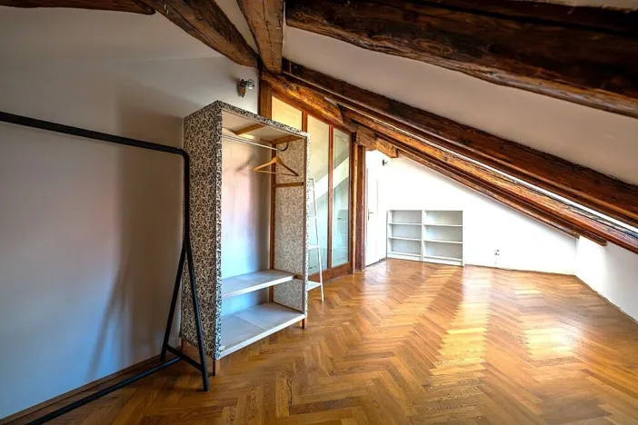 Pronájem bytu 3+1, Praha, Viktora Huga, 164 m2
